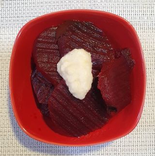 Salata de sfecla rosie cu hrean