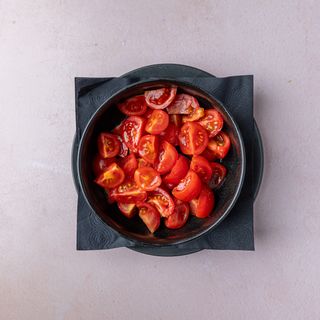 Cherry paradajz salat