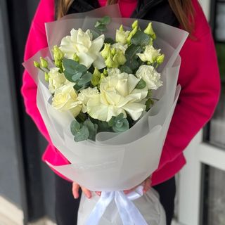 Букет-мікс світлих квітів "Комплімент"