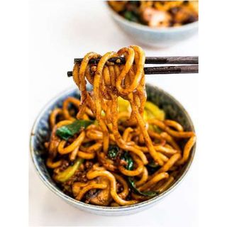 Makaron Yaki Udon z Wołowiną