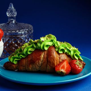 Круассан с фисташковым кремом