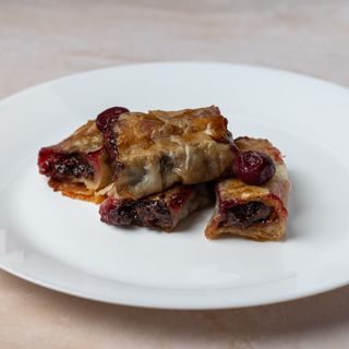 Pita sa višnjom i čokoladom