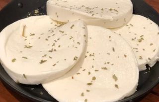 Ración De Queso De Mano