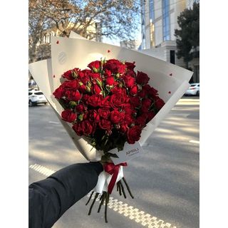 წითელი სპრეი ვარდები