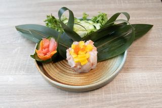 Tartare con gambero e mango
