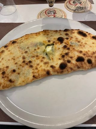 Pizza and sandwich Fruit de mer