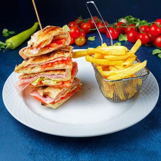 Zlatiborski sendvič i pomfrit