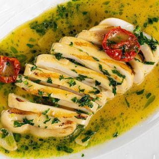 შემწვარი კალმარი  ნივრით და მწვანილებით