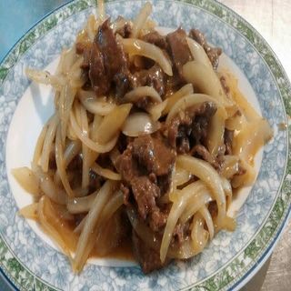 Ternera Con Cebollas