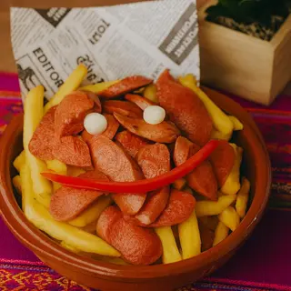 SALCHIPAPAS