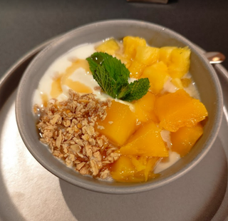 Bowl De Mango Y Almendra