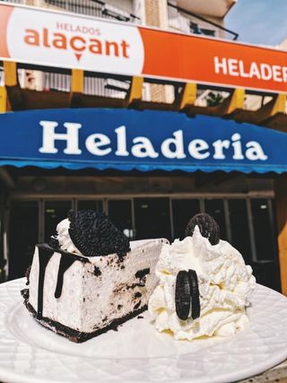 Porción de Tarta de Galletas Oreo 