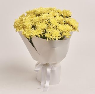7 жовтих хризантем