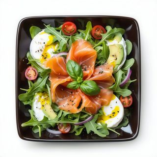 Ensalada De Salmón Con Burrata