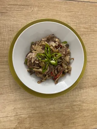 Dinakdakan