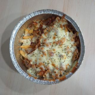 Patatas con carne y queso