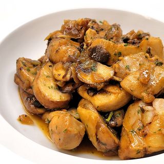 pollo con champiñones