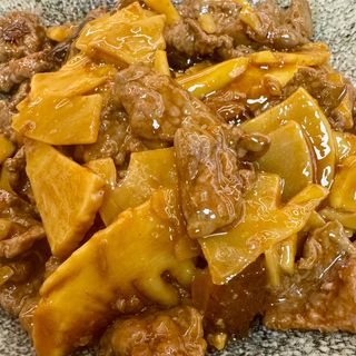 Ternera Con Bambú Y Setas