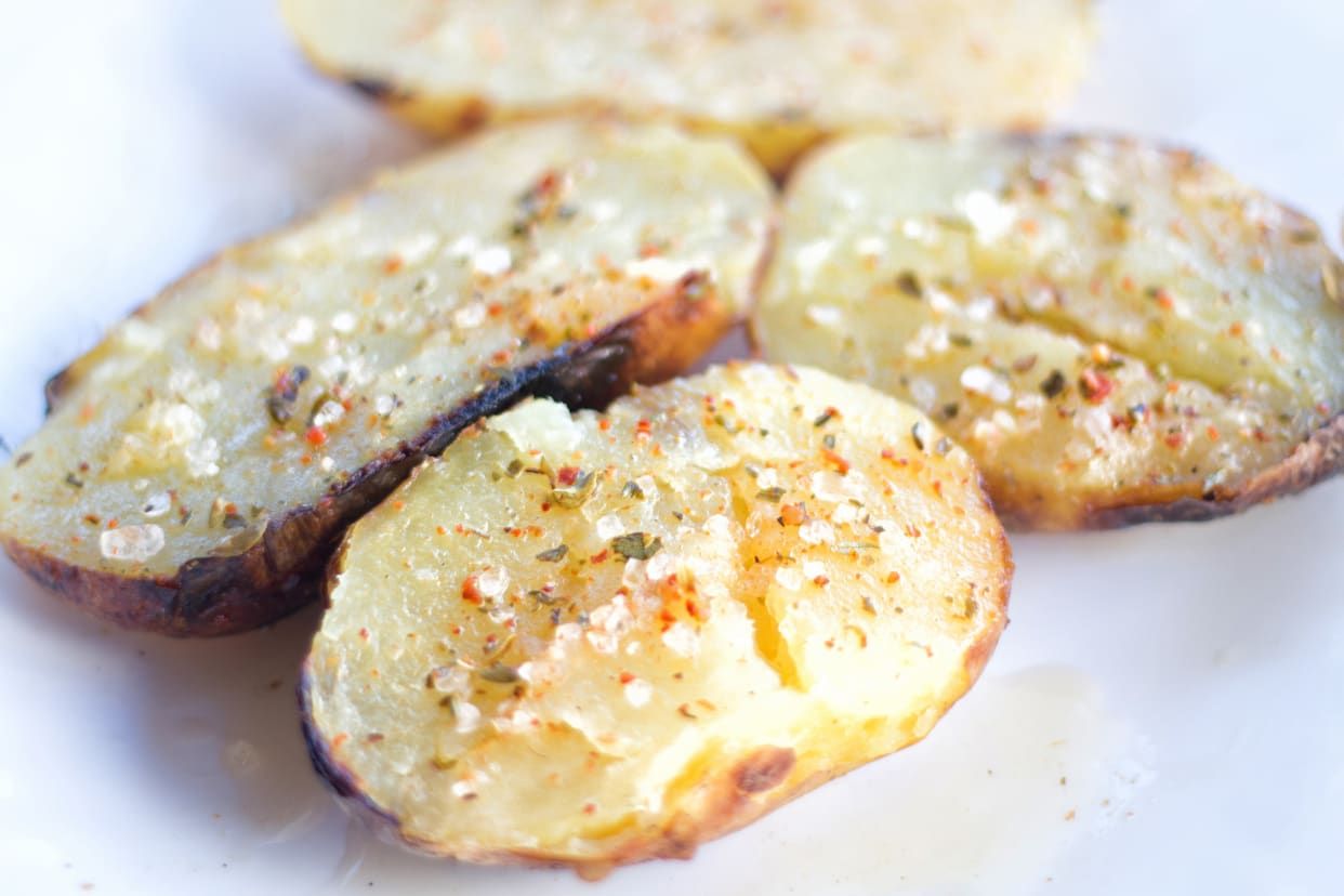 Patata asada aliñada con salsa criolla (1 ud.) 