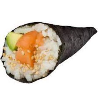 32. Temaki Salmón