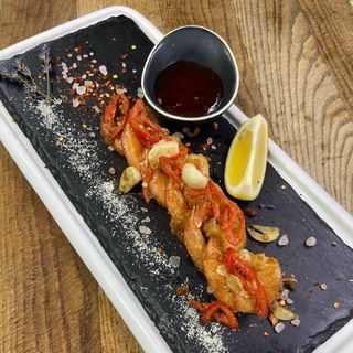 Хвости  креветок з часником та перцем (6 шт)