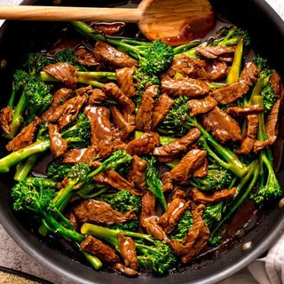Sliced beef with broccoli