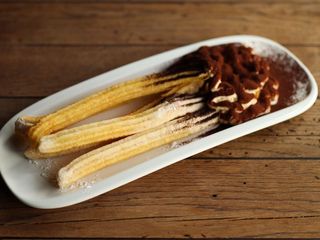 Чурос Тірамісу