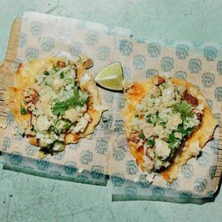 QUESADILLAS DE CARNITAS