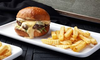 ერთმაგი ბლუ ჩიზ ბურგერი + ფრი