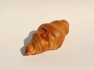 Круасан із абрикосом (80g)