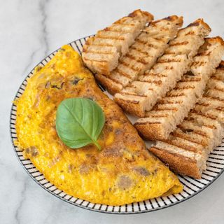 Omelete de Queijo e Tomate