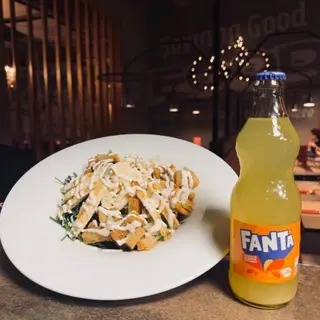 1 insalata a scelta e 1 bevanda