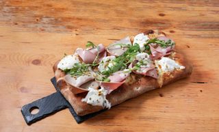 Pinsa Mortadela Y Bolonesa (33 Cm.)