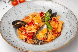 Феттучини морской коктейль