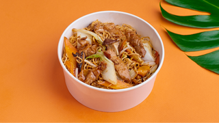 WOKy Noodles z Wieprzowiną