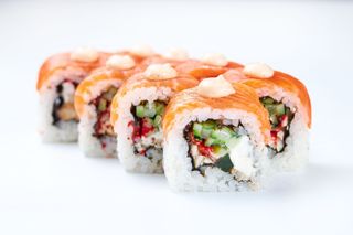 Рол Помаранчовий дракон спайсі 300г