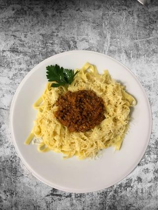 Паста Тальятелле з соусом Болоньєзе (320г)