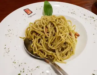 SPAGHETTI AL PESTO