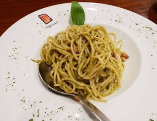 SPAGHETTI AL PESTO