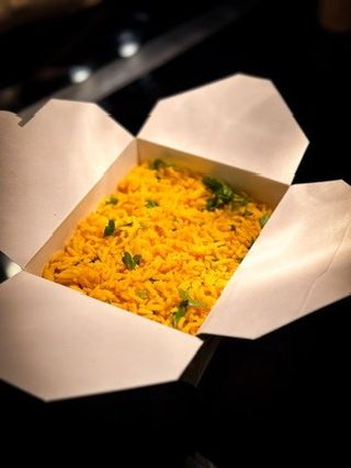 Ryz z kurkuma  i ziołami