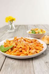 Menú 1 Pasta + Croquetas De Pollo (6 Uds.) + 1 Cola Lata