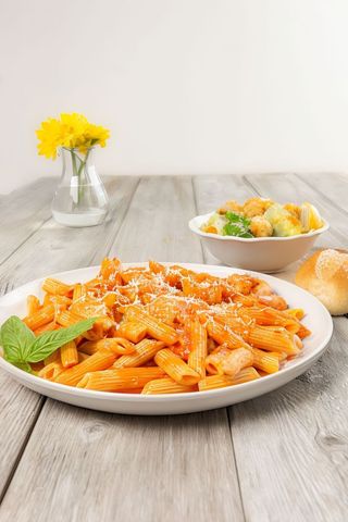 Menú 1 Pasta + Croquetas De Pollo (6 Uds.) + 1 Cola Lata