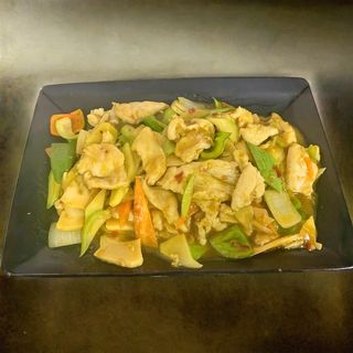 47. Пиле с къри (750г)