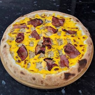 Pizza de Frango com Cheddar