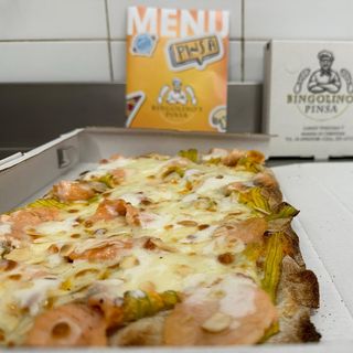 Fiori, salmone e pachino