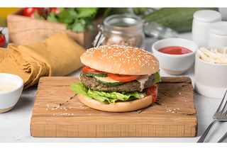 Бургер "Вежжи" (веган)+картофель фри (мал.порция)/ Veggie Burger