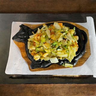 Krewetki na gorącym talerzu