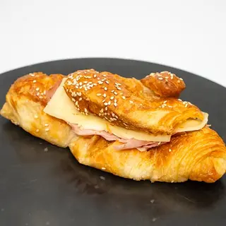Croissant de jamon y queso