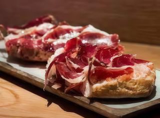 Pan Y Jamón Serrano