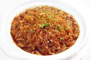 Ku Bak De Hormigas En El Árbol